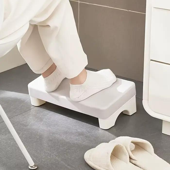 Repose-pieds ergonomique en PP pour bureau. Convient sous le bureau, à utiliser au travail, au canap