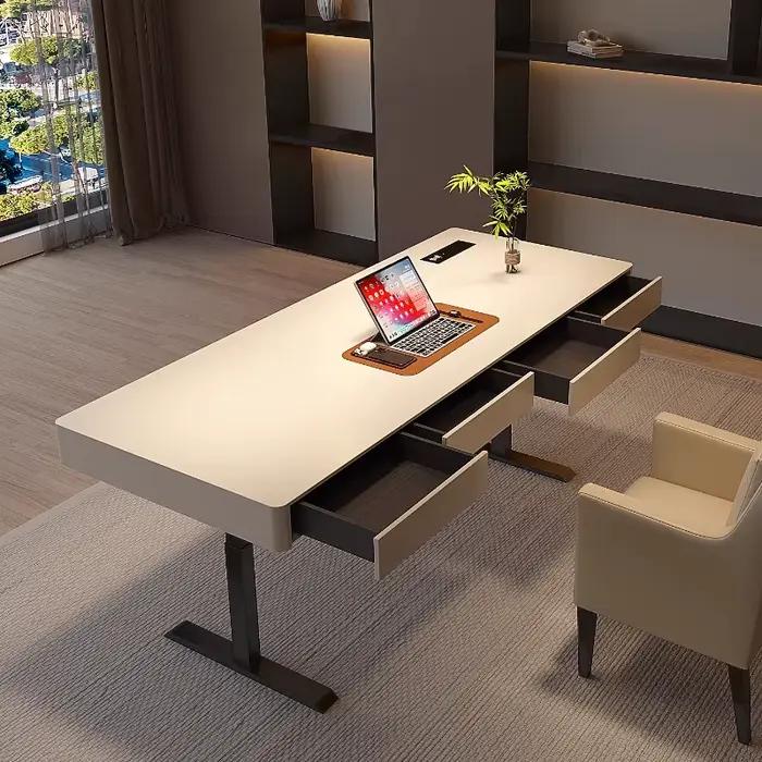 Grande bureau luxueux, Table
