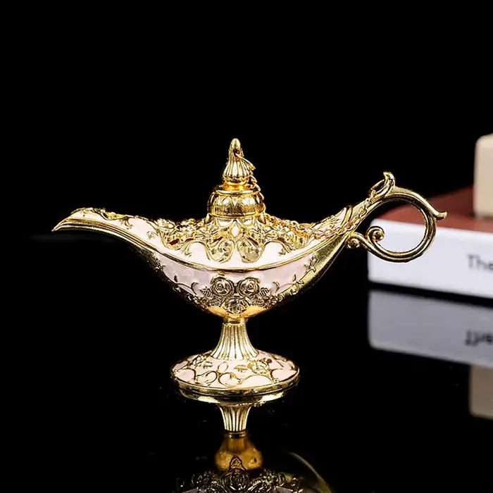 Lampe Aladdin en métal incurvé