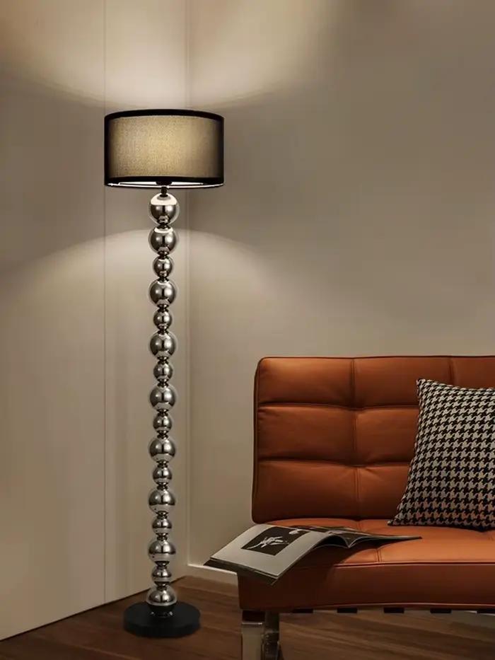 Lampadaire LED à intensité variable