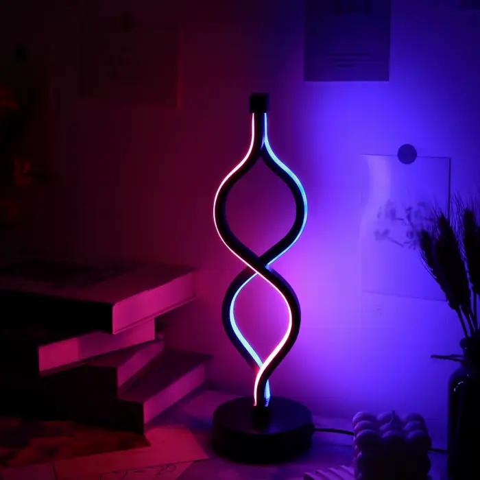 Lampe de bureau USB violette en forme de torsion créative, 1 pièce, décoration