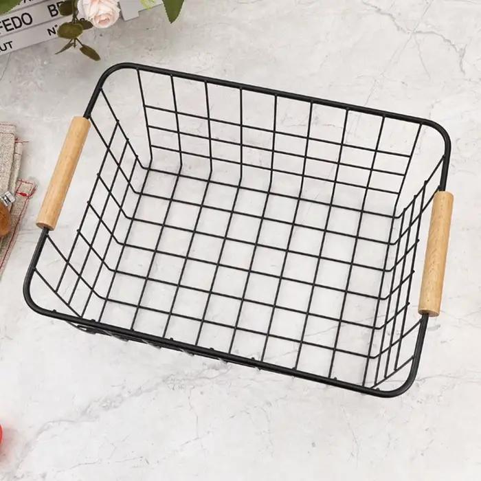 Panier de rangement de bureau en métal rectangulaire avec manche en bois