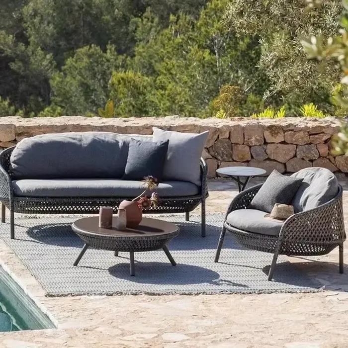 - Canapé d'extérieur nordique en rotin, cour simple, jardin, loisirs en plein air, balcon, double chaise en rotin, combinaison de table à thé