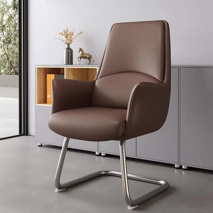 Fauteuil de bureau unique et confortable avec dossier et roulettes