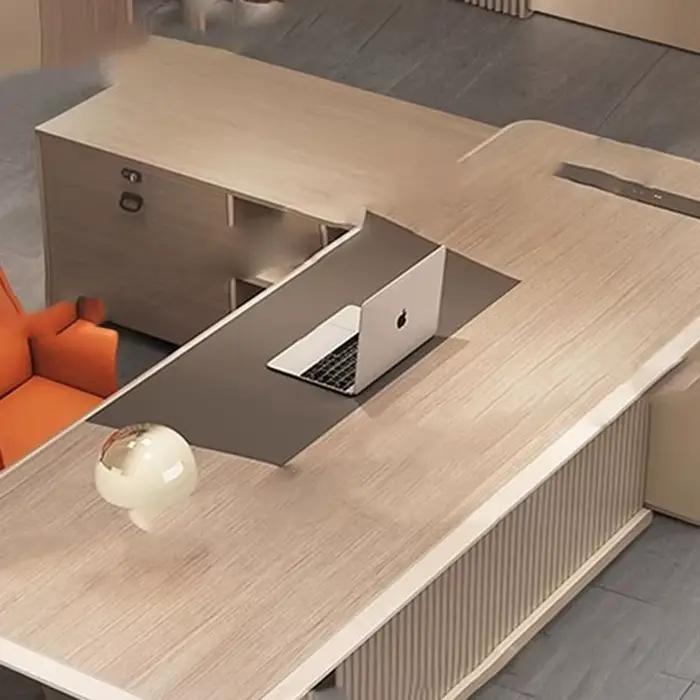 Bureau de luxe en forme de L