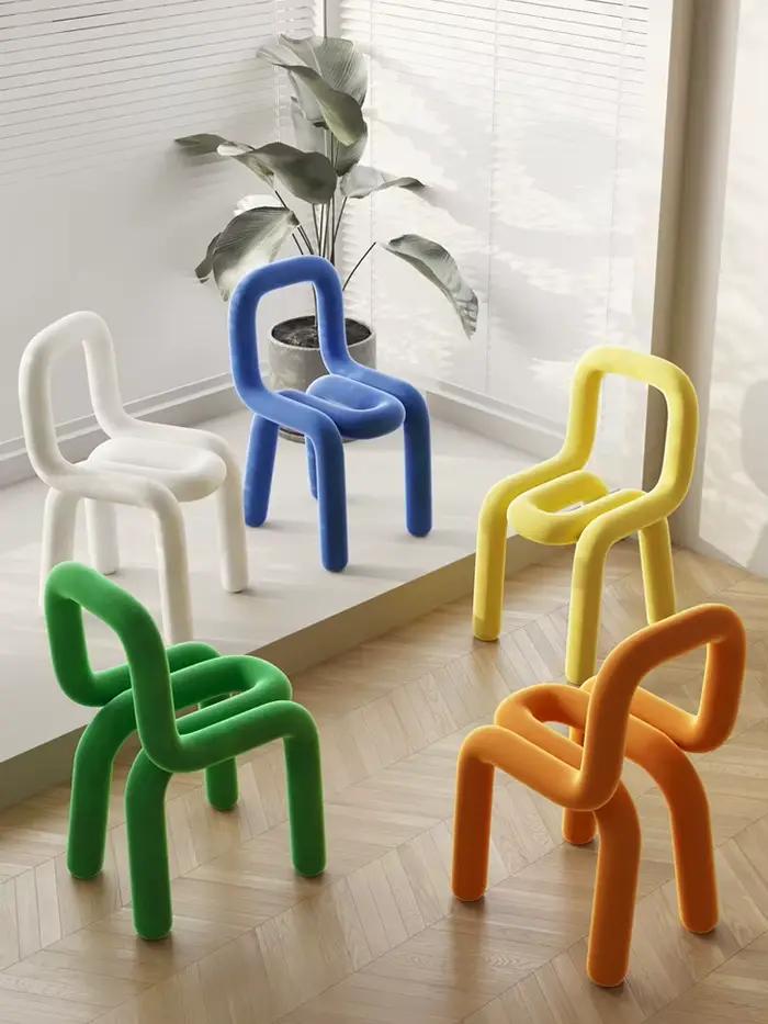 Tabouret de maquillage INS Klein moderne avec dossier pour femme pour espace de vanity élégant à offrir occassions spéciales chaise de salle à manger