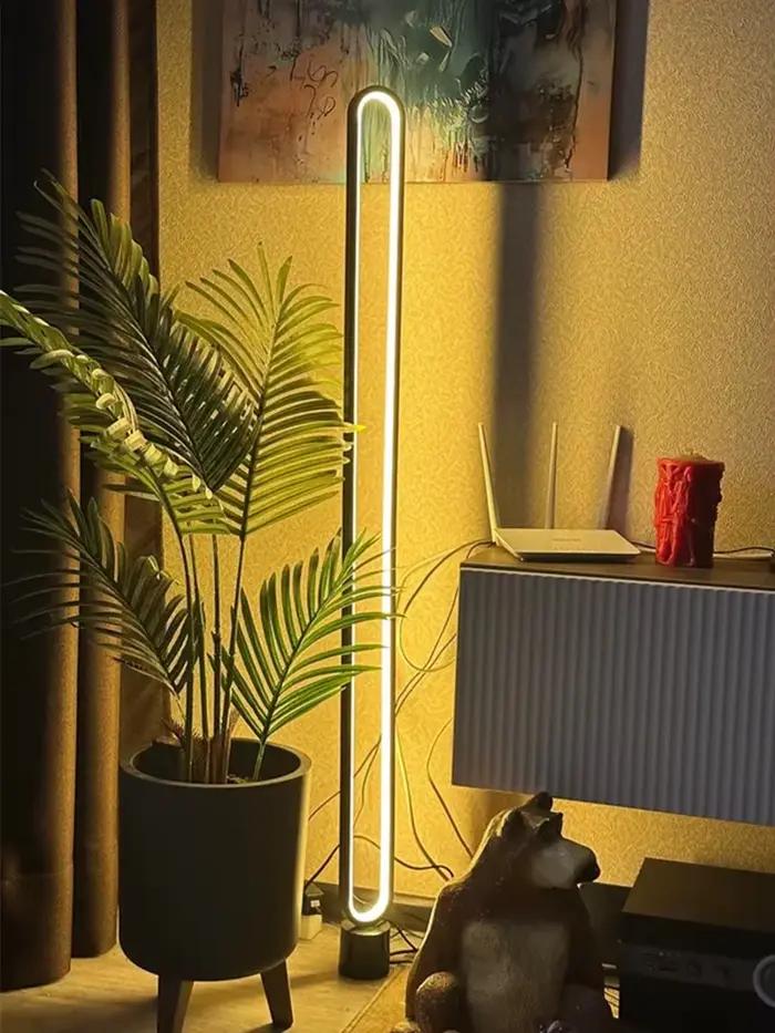Lampadaire LED minimaliste moderne (conception créative