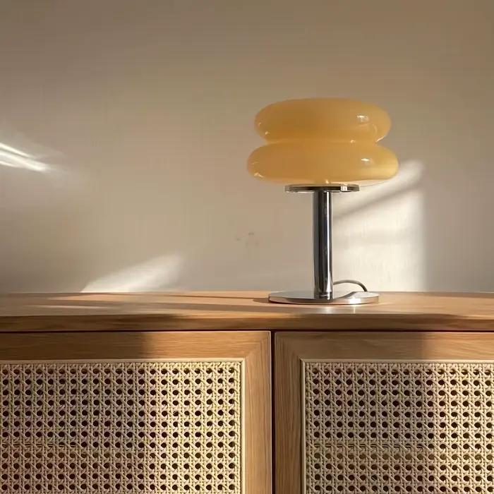 Lampe de table LED en frêne de verre