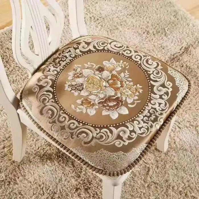 Beau coussin de siège antidérapant avec mousse à mémoire de forme pour chaise de salle à manger