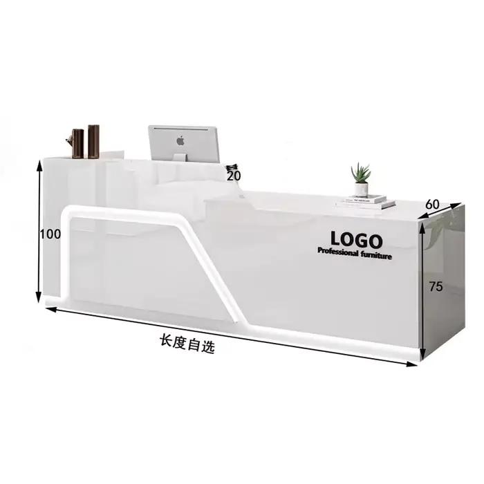 Bureau d'accueil personnalisable avec cadre en métal robuste et finition élégante pour un accueil professionnel et moderne en entreprise ou boutique