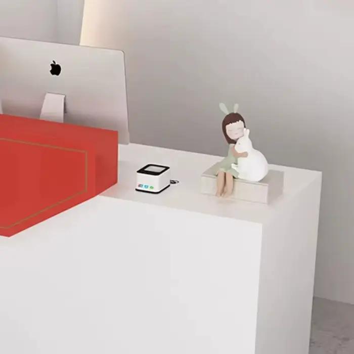 Bureau de réception moderne et mignon