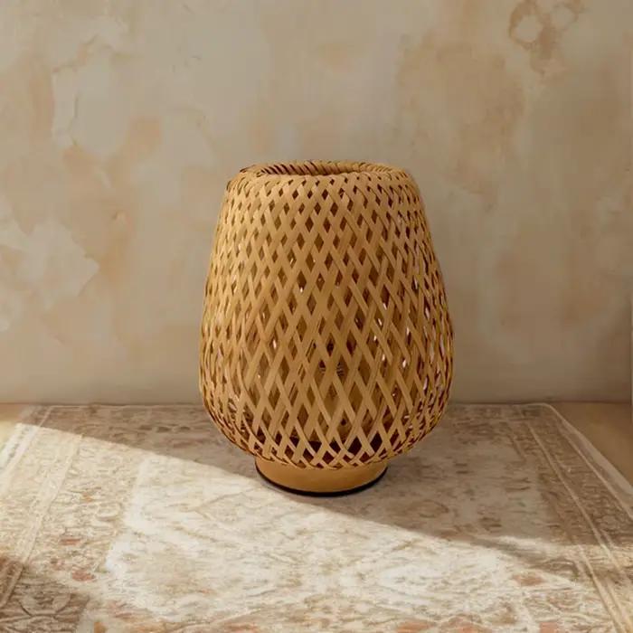 Petite lampe tissée en bambou