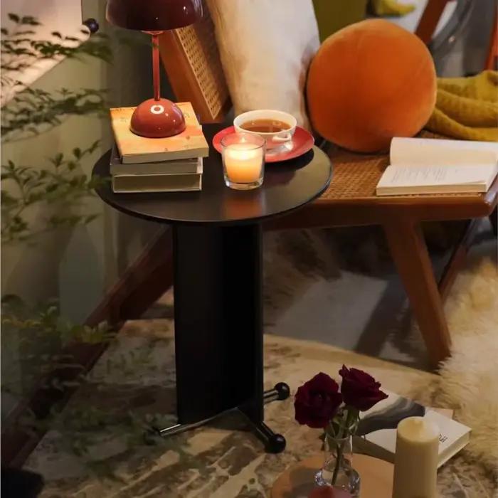 MOMO – petite table basse rétro en bois massif de noyer