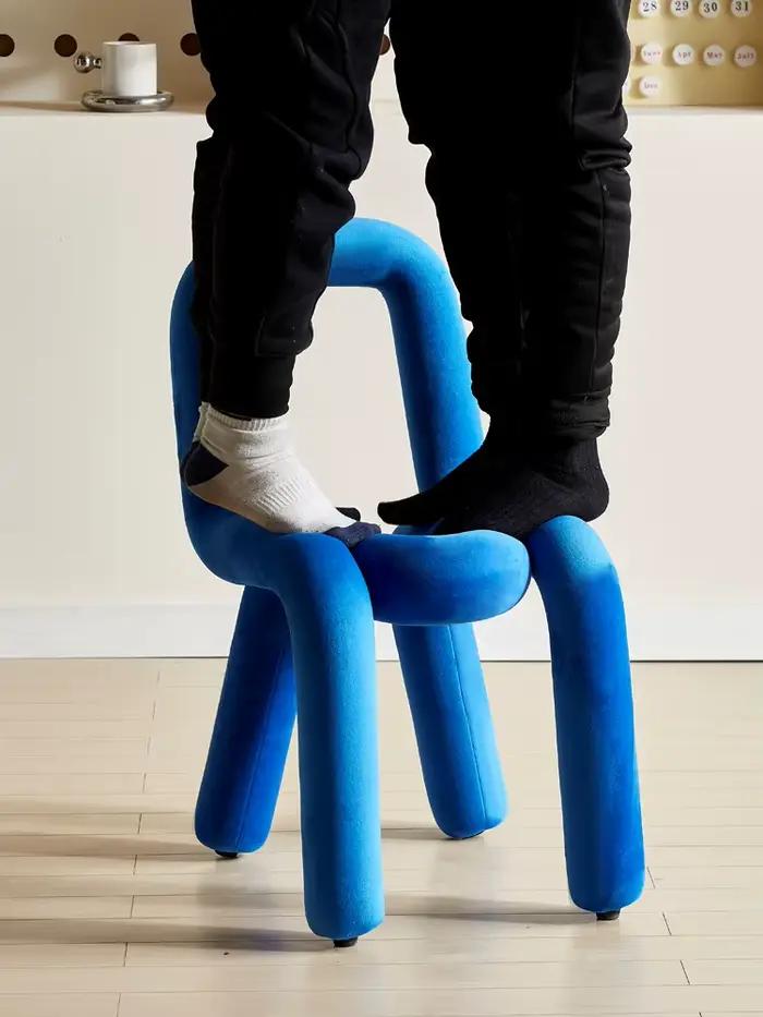 Tabouret de maquillage INS Klein moderne avec dossier pour femme pour espace de vanity élégant à offrir occassions spéciales chaise de salle à manger