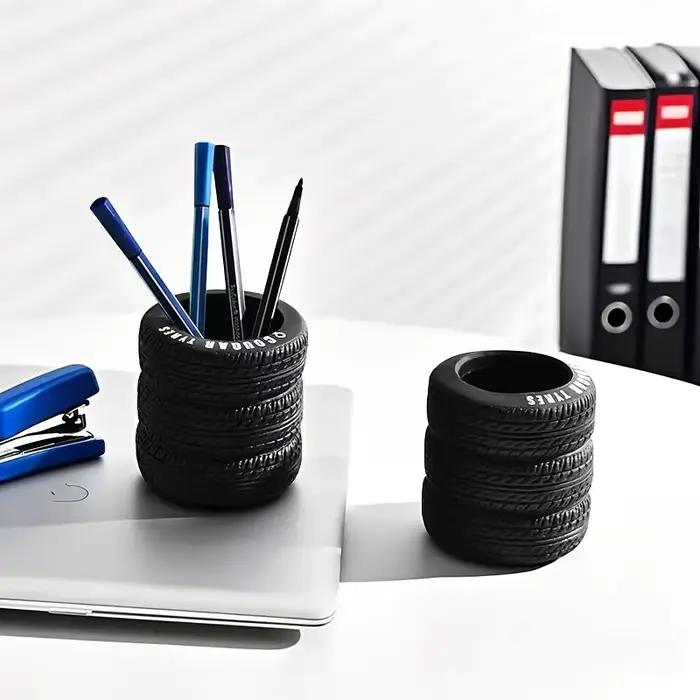Porte-stylo amusant en forme de pneu