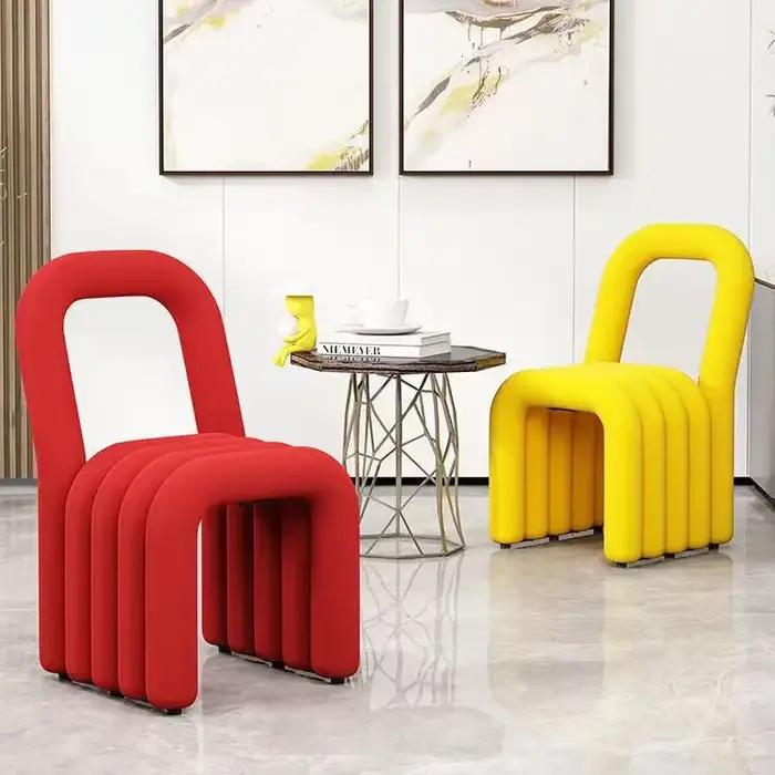 Chaise de bureau nordique créative de forme étrange, pour chambre à coucher, salon, chaise de salle à manger arc-en-ciel, tabouret peigne, chaise de salle à manger design de maquillage