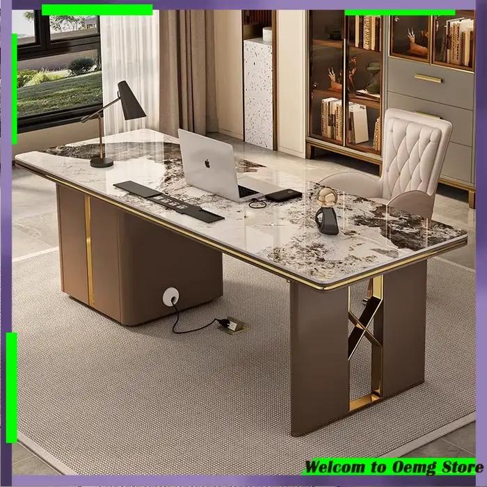 Bureau sédentaire de luxe contemporain spacieux avec design sur pieds élégants pour un espace de travail moderne et efficace à offrir pour diverses occasions professionnelles et personnelles