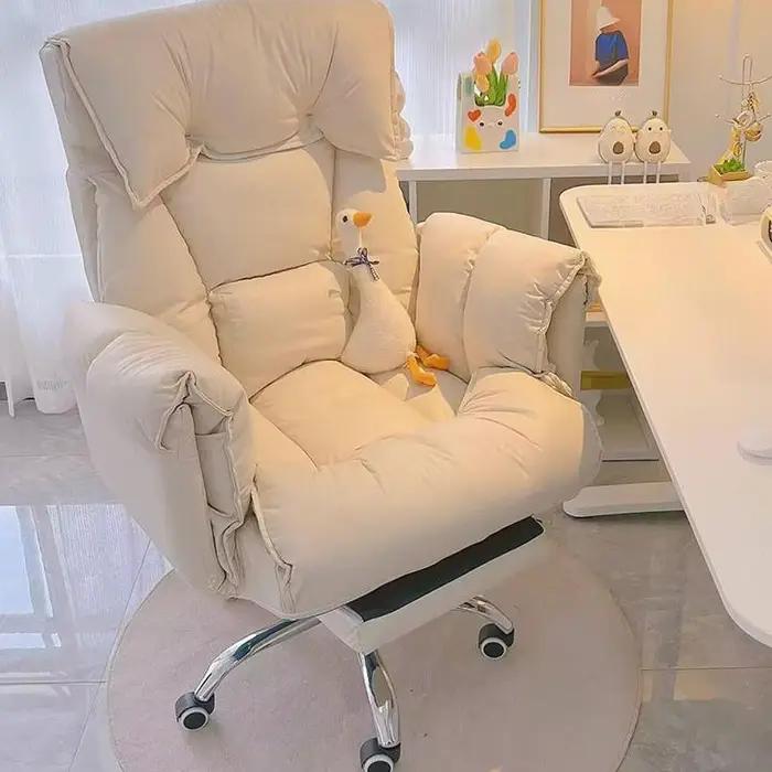 Chaise de bureau de direction pivotante et inclinable avec support rembourré pour personnes de grande taille confortable et élégante à offrir pour bureau professionnel ou personnel gaming