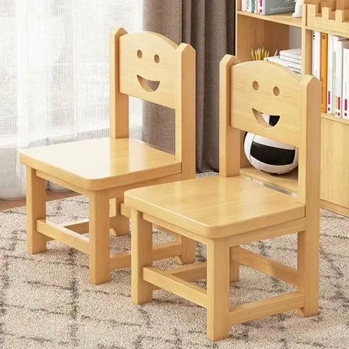 Petite chaise à usage domestique