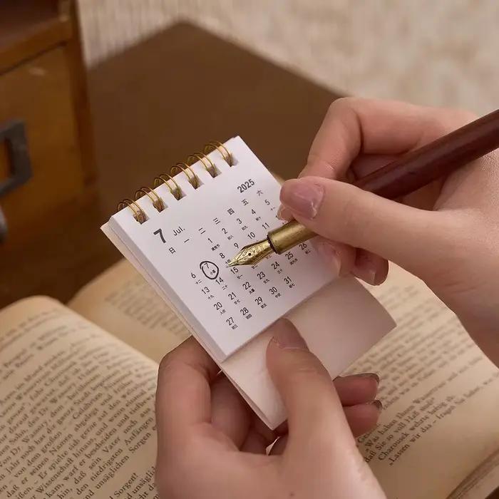 Mini calendrier de bureau Simple 2026