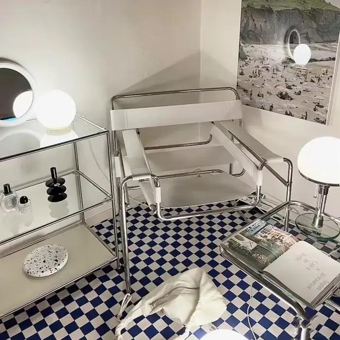 Chaise d'appoint inspirée du design