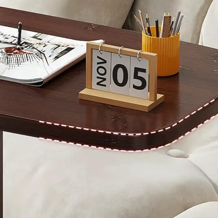 Table basse haute en bois moderne et inspiration médiévale pour salon élégance italienne