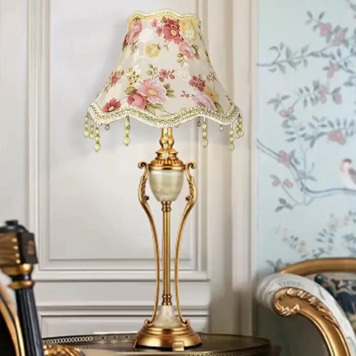 Table chambre décoration E27