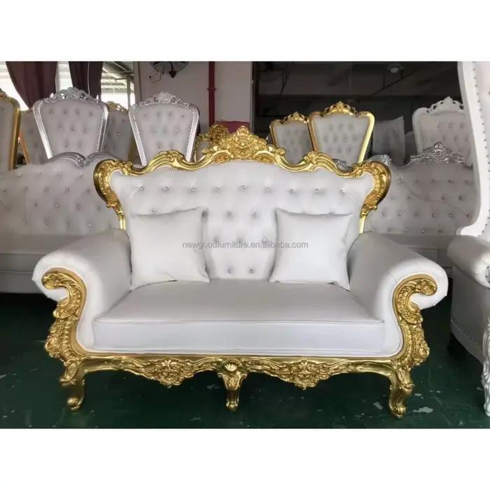 Chaise royale capitonnée en bois