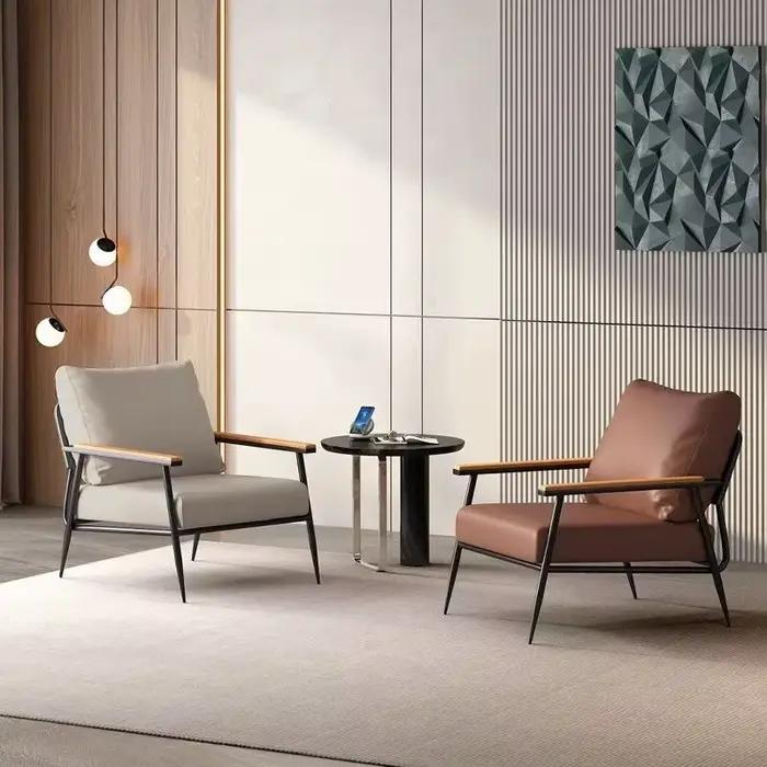 Chaise de luxe en cuir microfibre