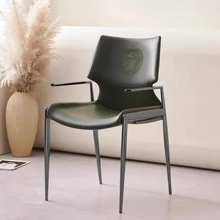 Chaise de salle à manger moderne italienne, fauteuil de luxe à dossier haut pour cuisines ouvertes et maisons modèle, chaise de restaurant approuvée par les designers