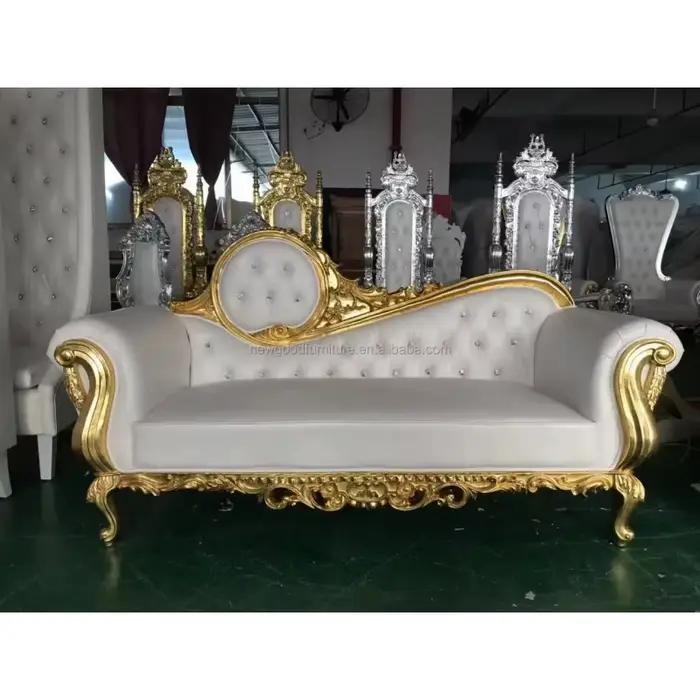 Chaise royale capitonnée en bois