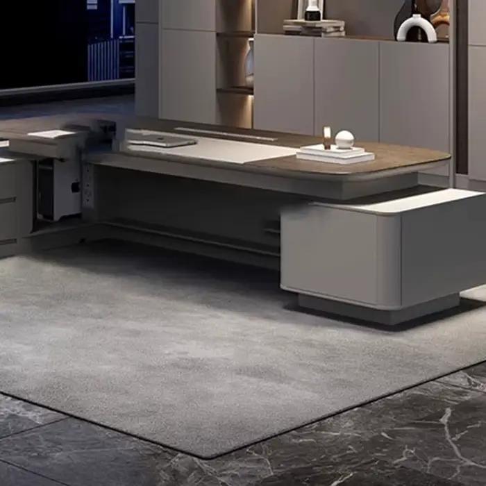 Bureau de jeu sur pied