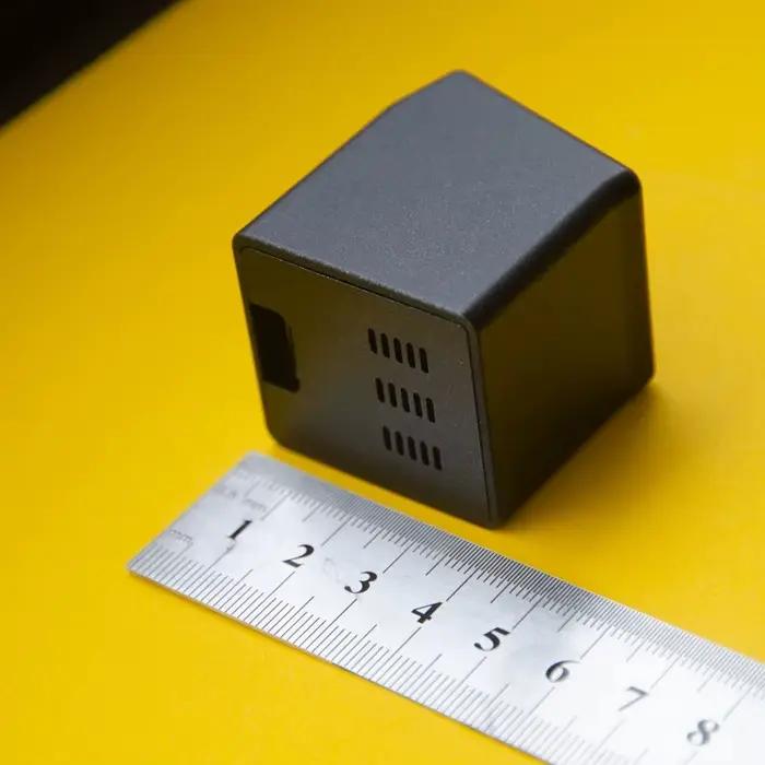 Super Cool Mini Station météo numérique de bureau WiFi avec écran LCD IPS