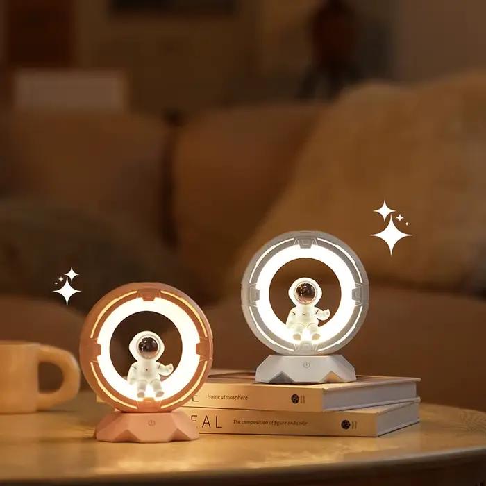 Lampe de table LED Astronaute rechargeable
