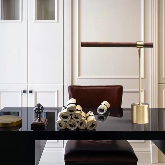 Lampe de table LED design italien