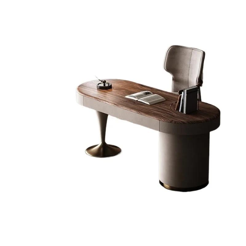 Bureau européen moderne sur pied