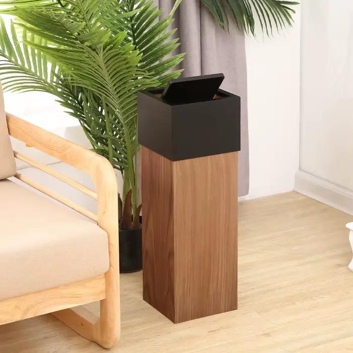 Poubelle en bois de style minimaliste