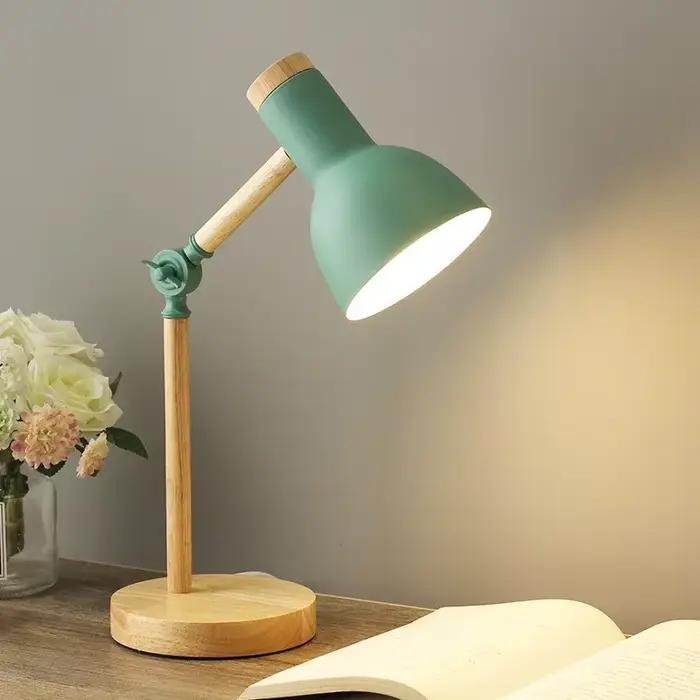 Table créative lampe nordique Art en bois LED tourner tête Simple lampes de bureau/Protection des yeux lecture et salon chambre décor à la maison