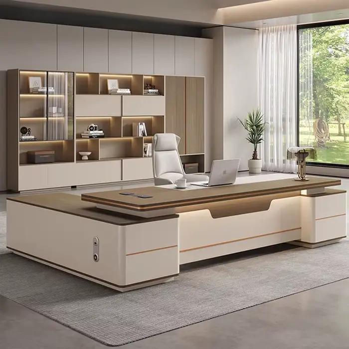Bureau de travail esthétique et créatif