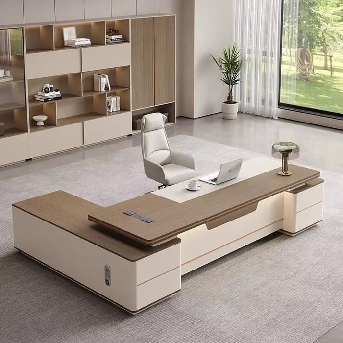 Bureau de travail esthétique et créatif