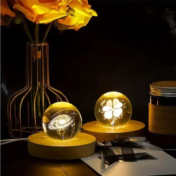 Lampe de table ronde en bois alimentée par USB avec base d'éclairage LED