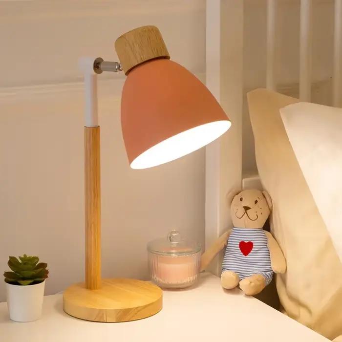 Table créative lampe nordique Art en bois LED tourner tête Simple lampes de bureau/Protection des yeux lecture et salon chambre décor à la maison